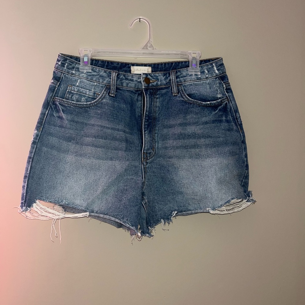 altar’d state Distressed Medium Wash Shorts Size L